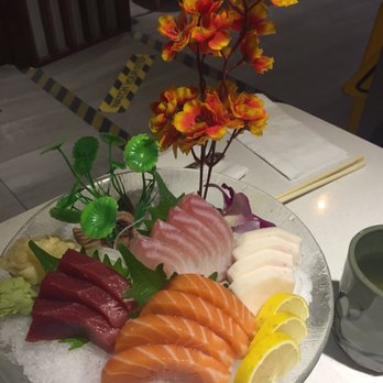 Bamboo Ya - Sashimi platter - yummy and pretty - Sushi Bars Near Me - Forest Hills, New York