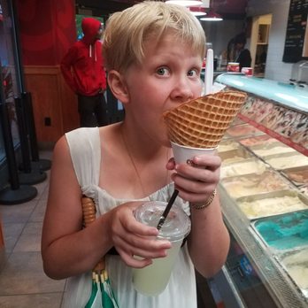 Cold Stone Creamery - Ice Cream & Frozen Yogurt Near Me - Newport, Kentucky