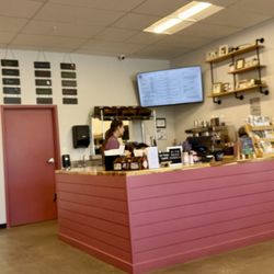 Vito Rose Bagels - Ordering area and plaques of the available bagels
