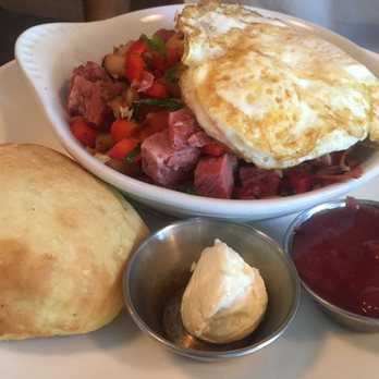 Beach Plum Kitchen - Corn beef hash skillet - New American Near Me - Carlsbad, California Beach Plum Kitchen - Corn beef hash skillet - New American Near Me - Carlsbad, California