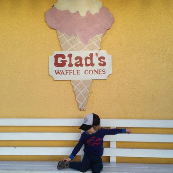 Glad's Ice Cream - Ice Cream & Frozen Yogurt Near Me - Salt Spring Island, British Columbia