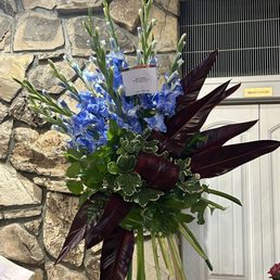 ELEGANT TRIBUTE SPRAY ELEGANT TRIBUTE SPRAY