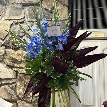 Rogers Flower Shop - ELEGANT TRIBUTE SPRAY - Florists Near Me - Ontario, California Rogers Flower Shop - ELEGANT TRIBUTE SPRAY - Florists Near Me - Ontario, California