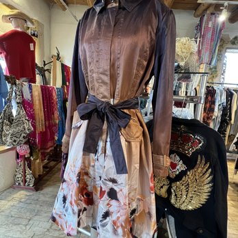 Spotted Bear - Women's Clothing Near Me - Taos, New Mexico