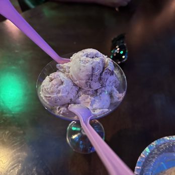 Elixir Tea Bar - Coconut macadamia ice cream - Bubble Tea Near Me - Costa Mesa, California