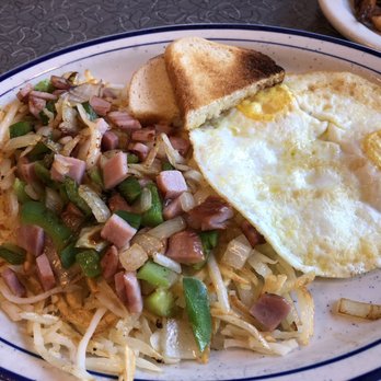 Ze's Diner - Diners Near Me - Eagan, Minnesota