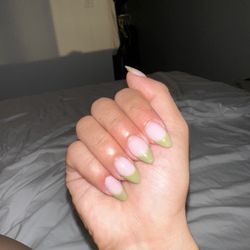 Le Nails