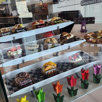 Cinnaholic - Bakeries Near Me - Grand Prairie, Texas