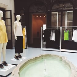 H & M - Miniature fountain on the second floor