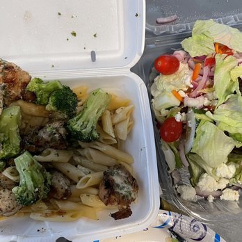 Giovanni's Restaurant - Pizza Near Me - Woburn, Massachusetts