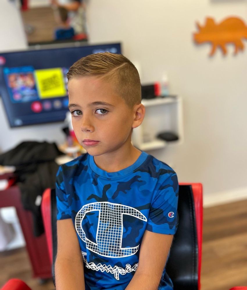 LITTLE LION CUTS Updated June 2024 30 Photos 6804 Green Bay Rd