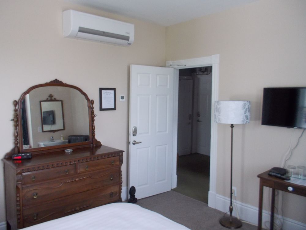 SEAWAY MANOR Updated July 2024 33 Photos 465 Stone Street S