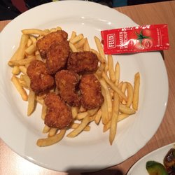 Platzl - Chicken nuggets with fries kid meal