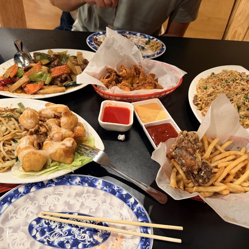 Asian n Cajun 2 - Honey Walnut Shrimps 核桃虾 Fried Soft-Shell Crab Basket 炸软壳蟹 House Fried Rice 本楼炒饭Fried Crabmeat Cheese Wontons 云吞 Beef & Vegetables 蔬菜牛（午） - Cajun/Creole Near Me - Fair Oaks, California