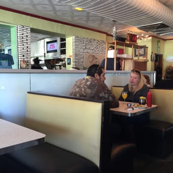 Howley's Restaurant - Table dining - Diners Near Me - West Palm Beach, Florida