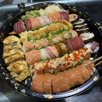 Cha Cha Sushi - 8 rolls arranged in a party platter - Sushi Bars Near Me - San Jose, California Cha Cha Sushi - 8 rolls arranged in a party platter - Sushi Bars Near Me - San Jose, California
