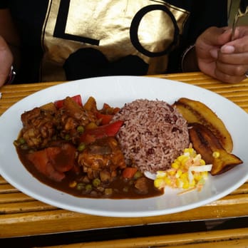 Ting N Ting - Chicken Curry with rice n peas and Plantine. - Caribbean Near Me - London, XGL Ting N Ting - Chicken Curry with rice n peas and Plantine. - Caribbean Near Me - London, XGL