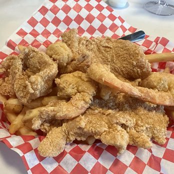 Red Crab Boil - Shrimp and Combo Fried Basket - Seafood Near Me - Lee's Summit, Missouri