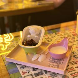 Mabu Hong Kong Cafe - Bear in tub