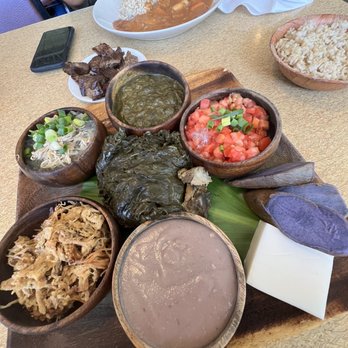 HIGHWAY INN - Updated May 2024 - 2028 Photos & 911 Reviews - 94-830 ...