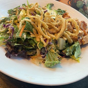 Fatpour Tap Works McCormick - BBQ Chicken Salad - Pizza Near Me - Chicago, Illinois