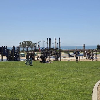 Dinosaur Caves Park - Huge playground - Parks Near Me - Pismo Beach, California