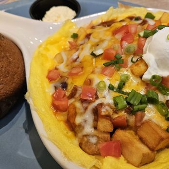 Scramblers - Gameday Skillet (love my chili) and a blueberry muffin. - American Near Me - Pickerington, Ohio