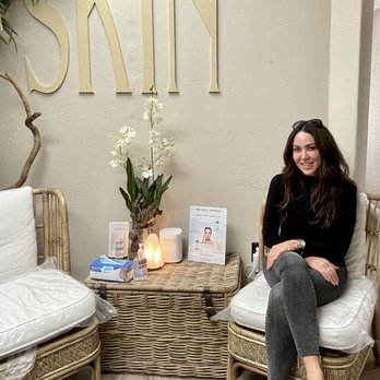 Desert Rain Skin - Nicole, the owner of Desert Skin - Medical Spas Near Me - Scottsdale, Arizona Desert Rain Skin - Nicole, the owner of Desert Skin - Medical Spas Near Me - Scottsdale, Arizona