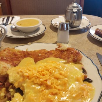 Plainsman Restaurant - Yummy egg cheese mushroom and ham omelette with hollandaise sauce! - American Near Me - Vancouver, Washington Plainsman Restaurant - Yummy egg cheese mushroom and ham omelette with hollandaise sauce! - American Near Me - Vancouver, Washington