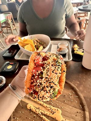 Pokekai Doral Yard by null