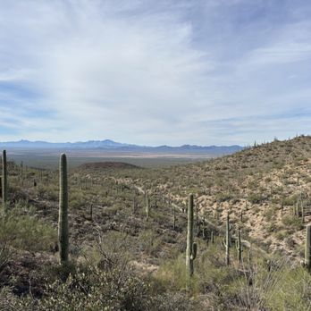King Canyon Trailhead - Half way up the trail - Hiking Near Me - Tucson, Arizona King Canyon Trailhead - Half way up the trail - Hiking Near Me - Tucson, Arizona