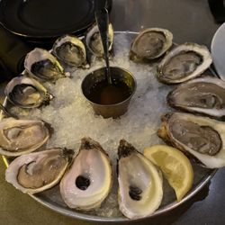 Farnsworth Cocktail Bar - Dozen oysters