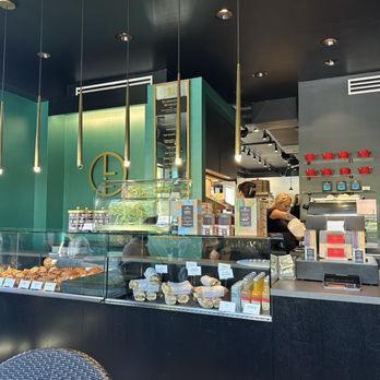 La Fete - Inside - Patisserie/Cake Shop Near Me - Mercer Island, Washington La Fete - Inside - Patisserie/Cake Shop Near Me - Mercer Island, Washington