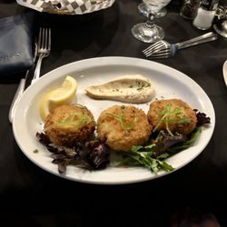 Lighthouse Restaurant - Crab Cakes