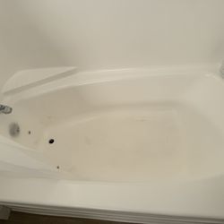 Residential Deep Cleaning - Cleaned bathtub