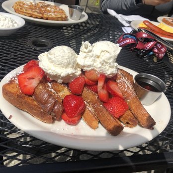Blue Star Cafe & Pub - French Toast With strawberries and whipped cream - Breakfast & Brunch Near Me - Seattle, Washington