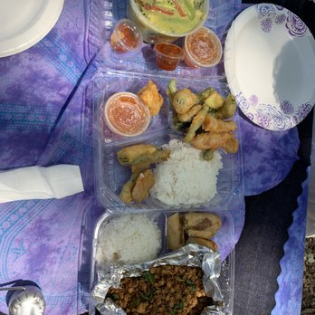 11th Tiger - Kapow and Green Curry  lunch special to go - delicious - Thai Near Me - Danville, California