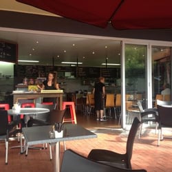 Poppy's Courtyard Cafe
