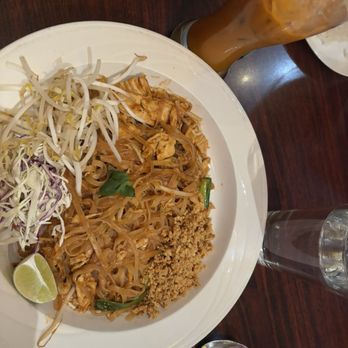 Mai Thai Restaurant - Pad Thai Chicken and Thai Iced Tea! - Thai Near Me - Austin, Texas