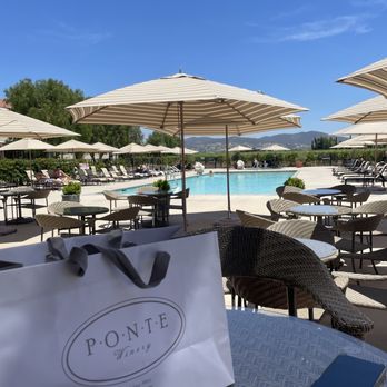 Ponte Vineyard Inn - Pool bar area - Hotels Near Me - Temecula, California Ponte Vineyard Inn - Pool bar area - Hotels Near Me - Temecula, California
