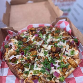 Pizza Twist - Chicken tikka masala pizza (personal size) - Pizza Near Me - Chesapeake, Virginia Pizza Twist - Chicken tikka masala pizza (personal size) - Pizza Near Me - Chesapeake, Virginia