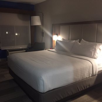 Holiday Inn Express Slidell - Comfortable bed and chair - Hotels Near Me - Slidell, Louisiana Holiday Inn Express Slidell - Comfortable bed and chair - Hotels Near Me - Slidell, Louisiana