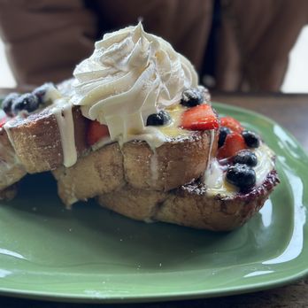 Avenue Brunch House - Very Berry French toast - Breakfast & Brunch Near Me - Dearborn, Michigan Avenue Brunch House - Very Berry French toast - Breakfast & Brunch Near Me - Dearborn, Michigan