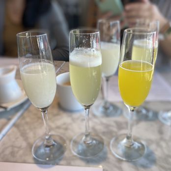 et al. - Mimosa flight - Breakfast & Brunch Near Me - Honolulu, Hawaii
