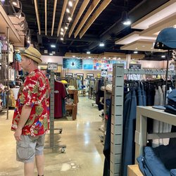 Tillys - Men's section