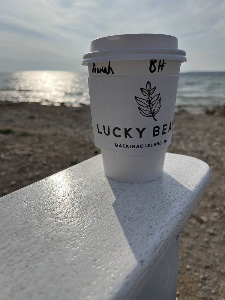 Lucky Bean Coffeehouse Logo