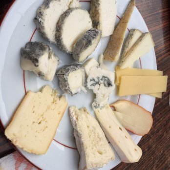La Cave Voltaire - Beer, Wine & Spirits Near Me - Chinon, 37