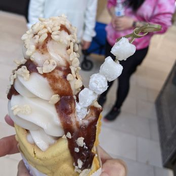 Stuffies Pastries - Orient - Bakeries Near Me - Edmonton, Alberta