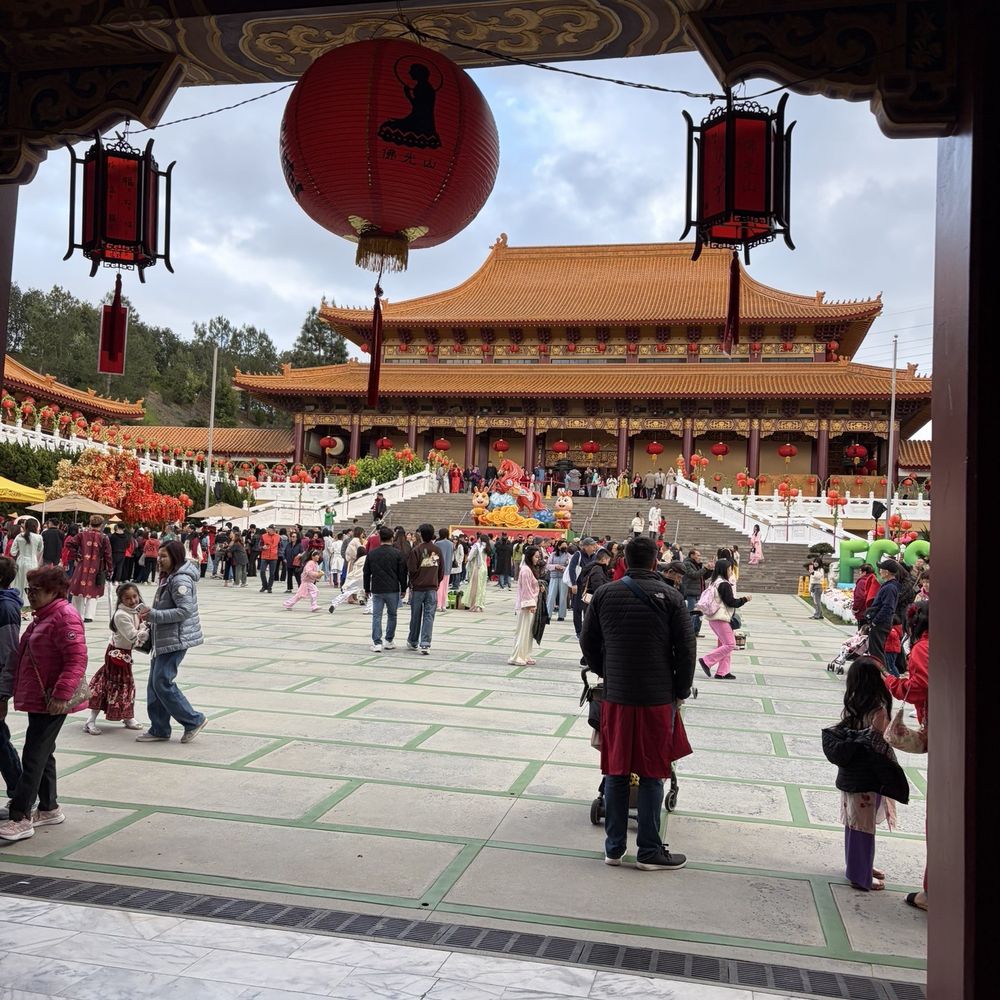 Hsi Lai Temple - Buddhist Temples Near Me - Hacienda Heights, California
