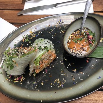 Das Reiskorn - Rice paper roll with tempeh and mango sauce. Get this!! - International Near Me - Stuttgart, BW